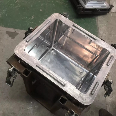 Bâti de rotation plus frais en aluminium du moule LLDPE d'OEM Rotomolded d'ODM avec la mousse d'unité centrale