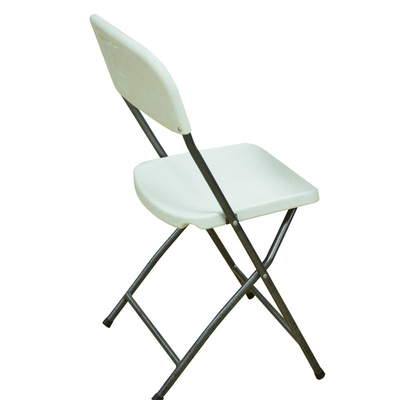 Chaises pliantes de plastique blanches extérieures en métal pour des chaises de réception en plein air d'événements
