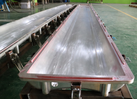 moule de moulage de rotation de 1.5mm, moule en plastique de barrage routier de Rotomoulded