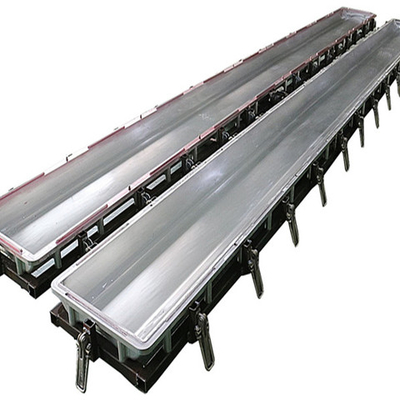 Bâti de rotation en aluminium d'OEM usinant le moule en plastique de barrière du trafic